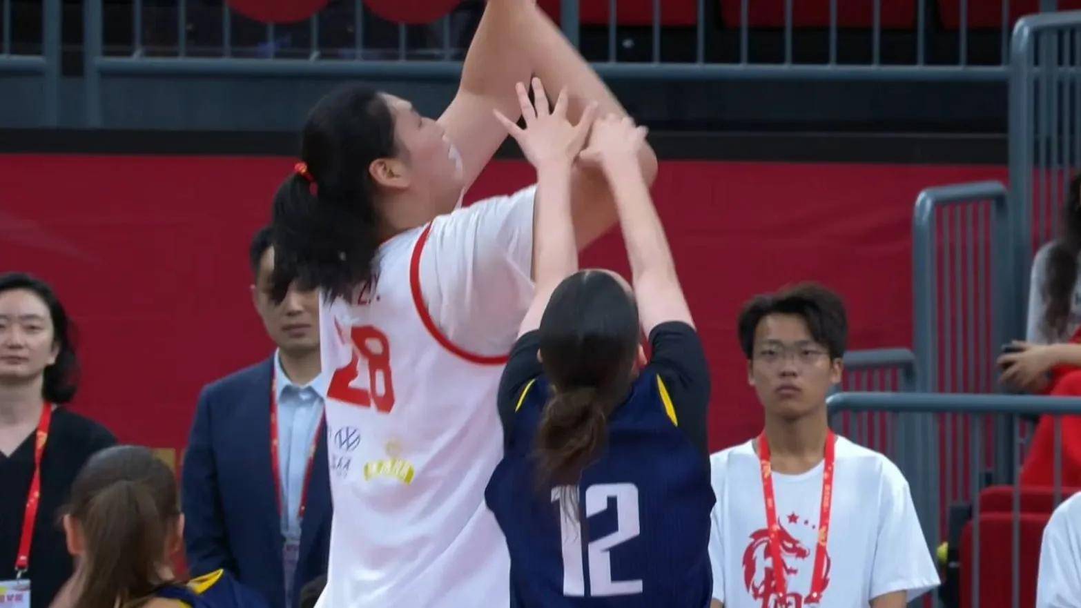 张子宇若被身后顶下盘出3秒区接球成功率还是会明显下降