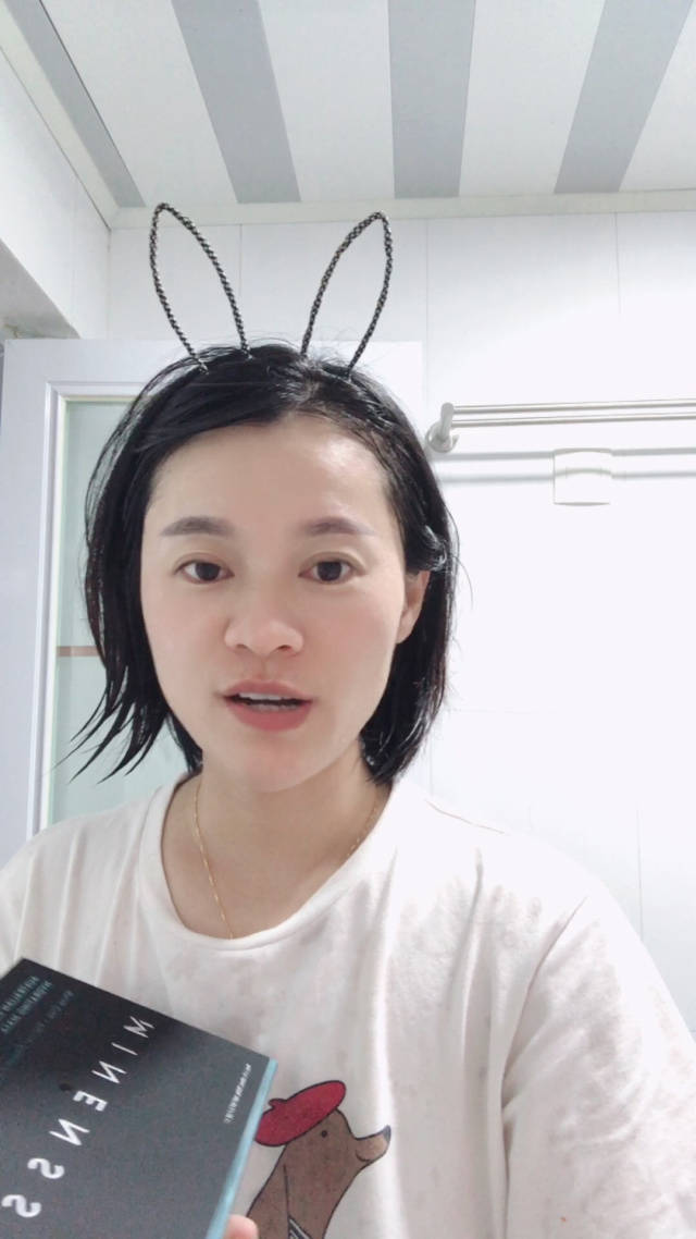 刺痛发布自拍：今天是退役两周年，你们还记得“刺痛”吗？